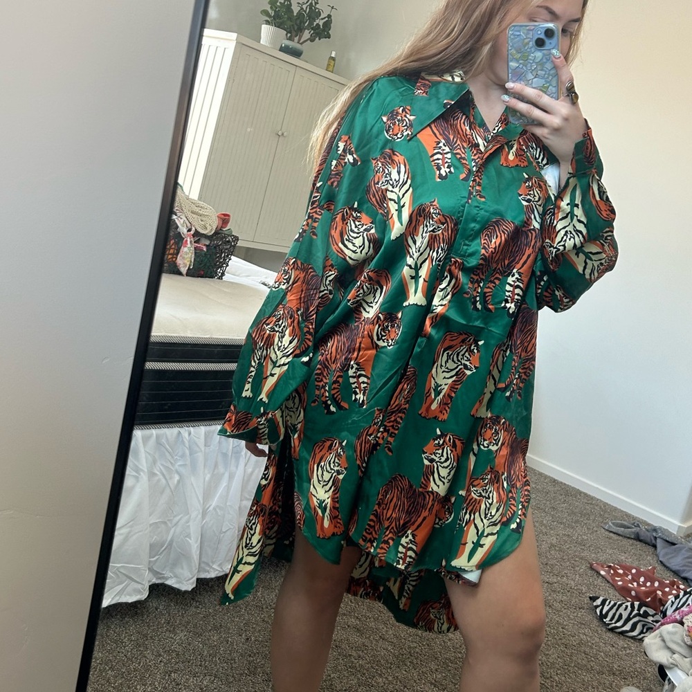 Green Tiger Print top